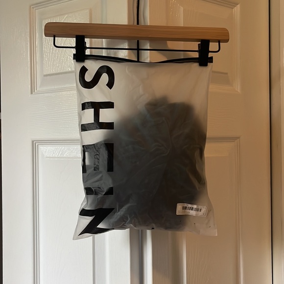 Shein green velvet ruched dress - Picture 6 of 6